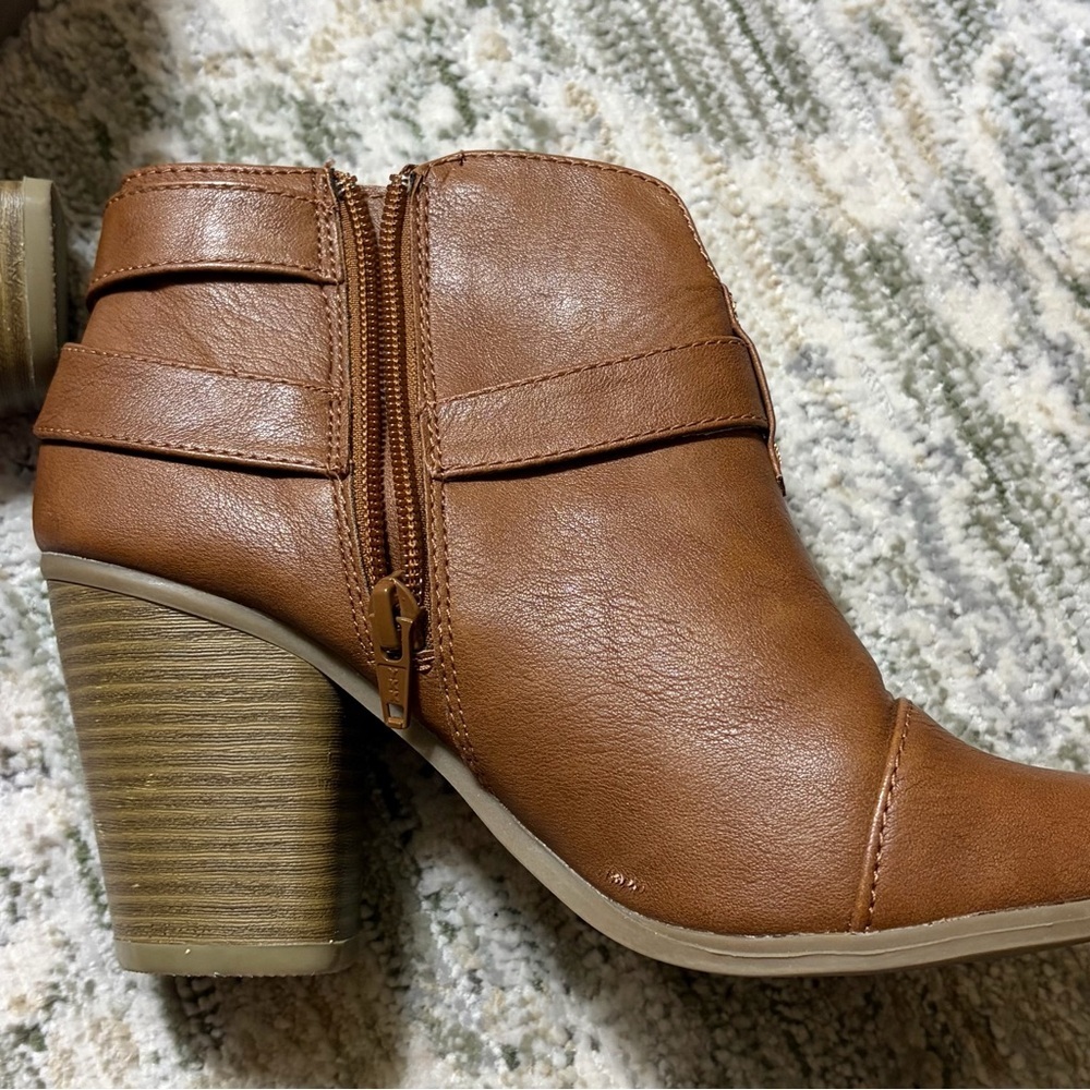 LC Lauren Conrad Bonbon Cognac Ankle Boots Size 7 Block Heel Side Zip Booties - Picture 7 of 9